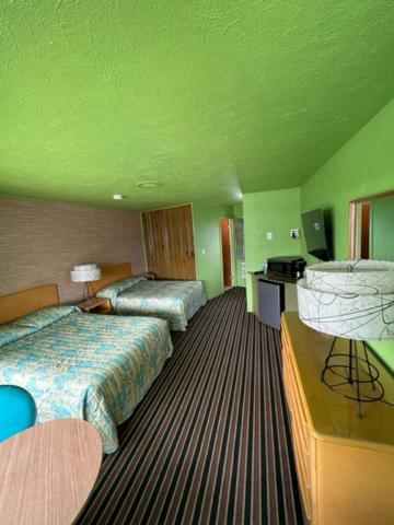 Motel Caribbean 2*